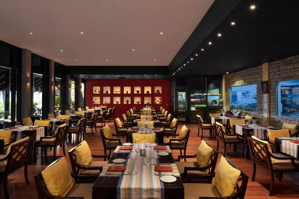 رستوران آداران پرستیج